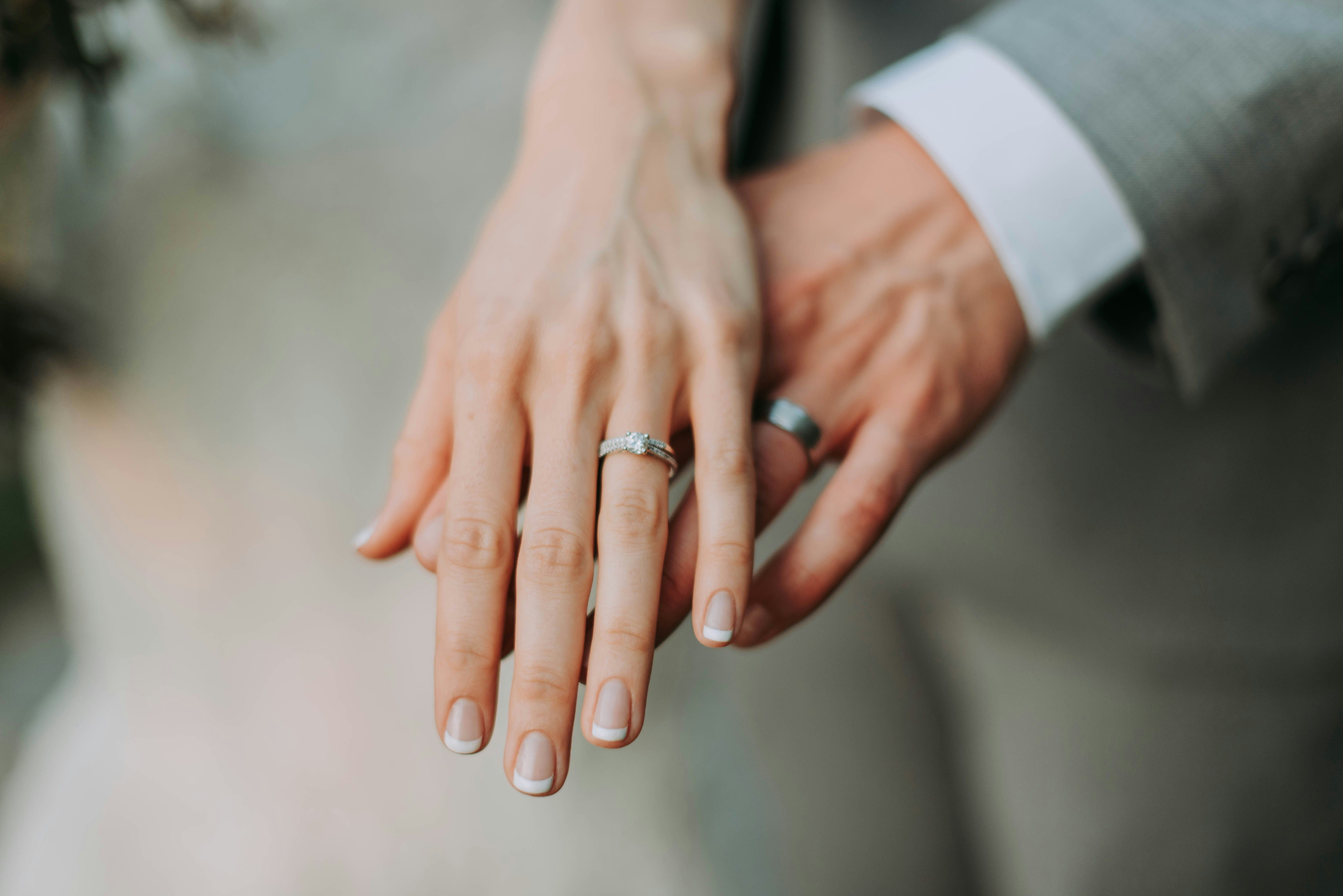 Що дає шлюб - чи справді одружені люди - щасливіші