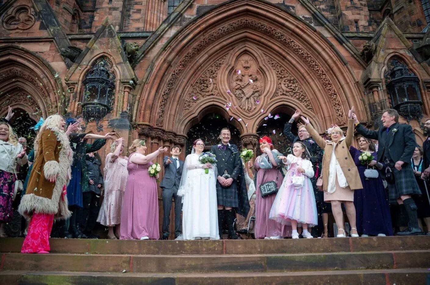 Неизлечимо больная женщина вышла замуж как принцесса - фото со свадьбы