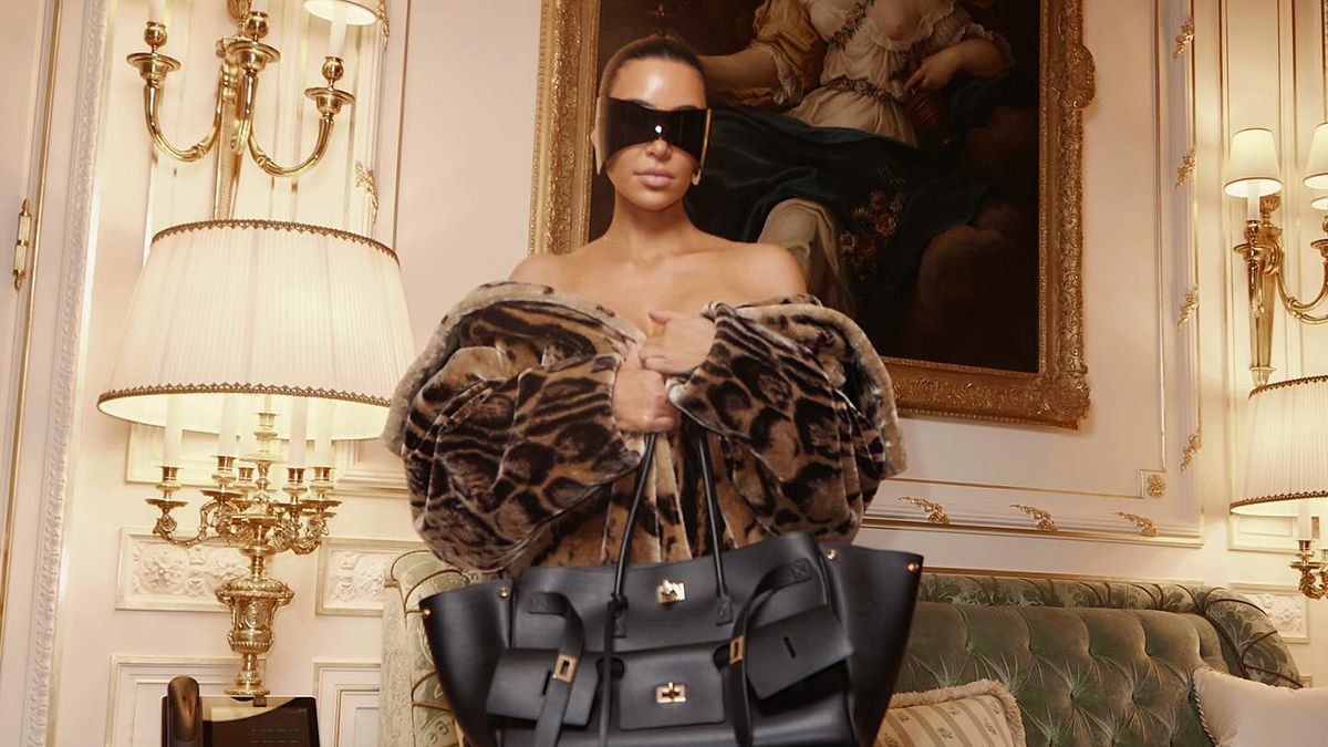 Ким Кардашян показала дерзкий образ Ким Кардашян показала дерзкий образ