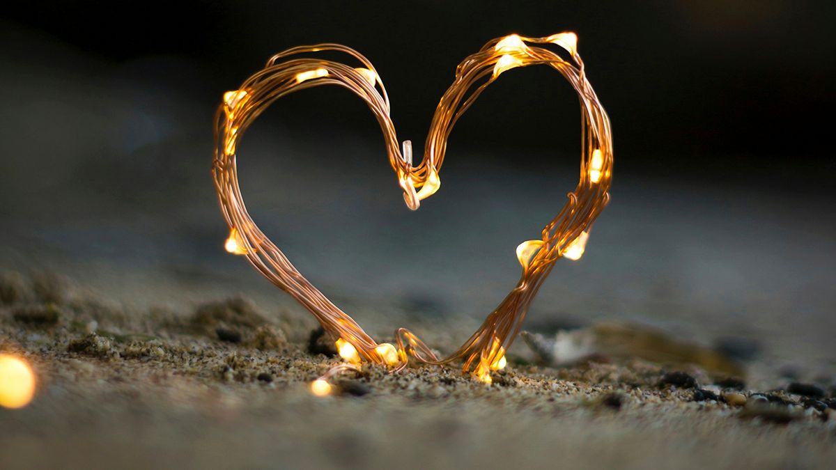 Кому треба прислухатися до серця - Love Кому треба прислухатися до серця - Love