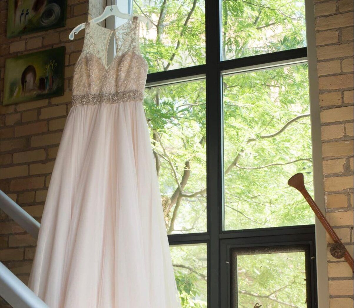 Невеста случайно потеряла свадебное платье, которое перед смертью ей подарила мама