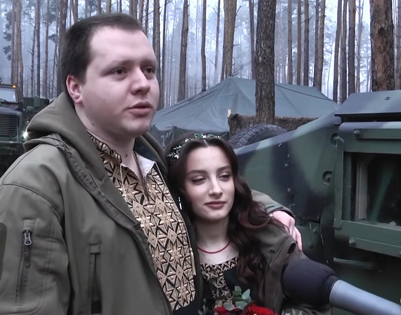 Боевые медики Арсен и Дарья поженились на фронте - детали Боевые медики Арсен и Дарья поженились на фронте - детали