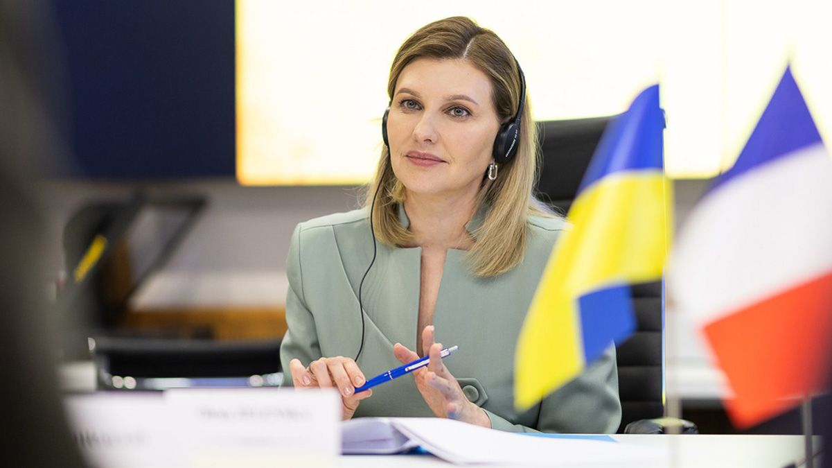 Елена Зеленская показала стильный образ Елена Зеленская показала стильный образ