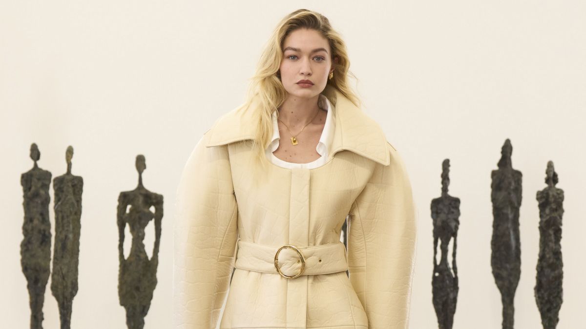 Красивая верхняя одежда на весну 2024 года Красивая верхняя одежда на весну 2024 года