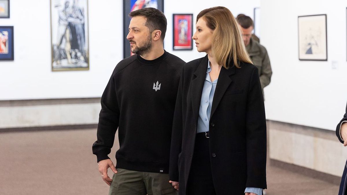 Елена и Владимир Зеленские пришли на выставку Елена и Владимир Зеленские пришли на выставку