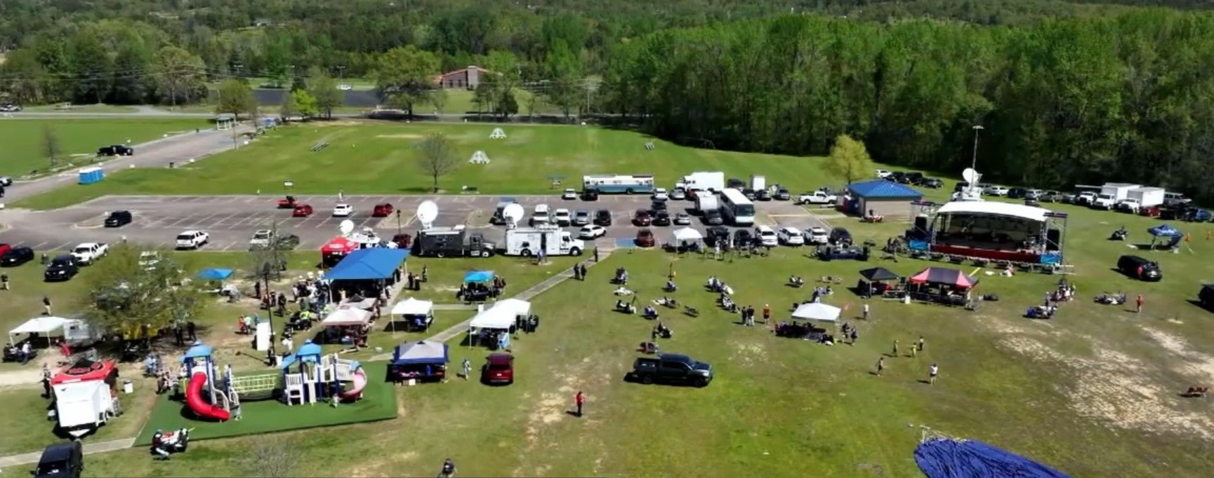 Сонячне затемнення 8 квітня 2024 - за лічені хвилини сотні пар одружилися у США Сонячне затемнення 8 квітня 2024 - за лічені хвилини сотні пар одружилися у США