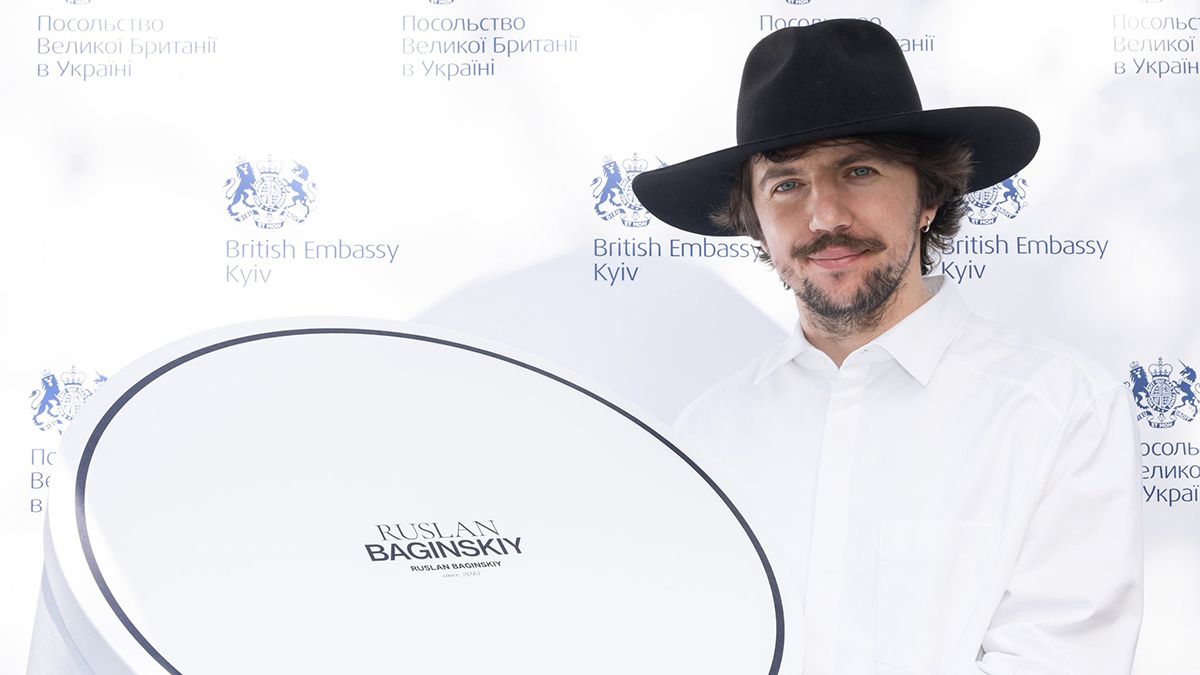 Руслан Багінський створив капелюхи для королівський осіб Руслан Багінський створив капелюхи для королівський осіб