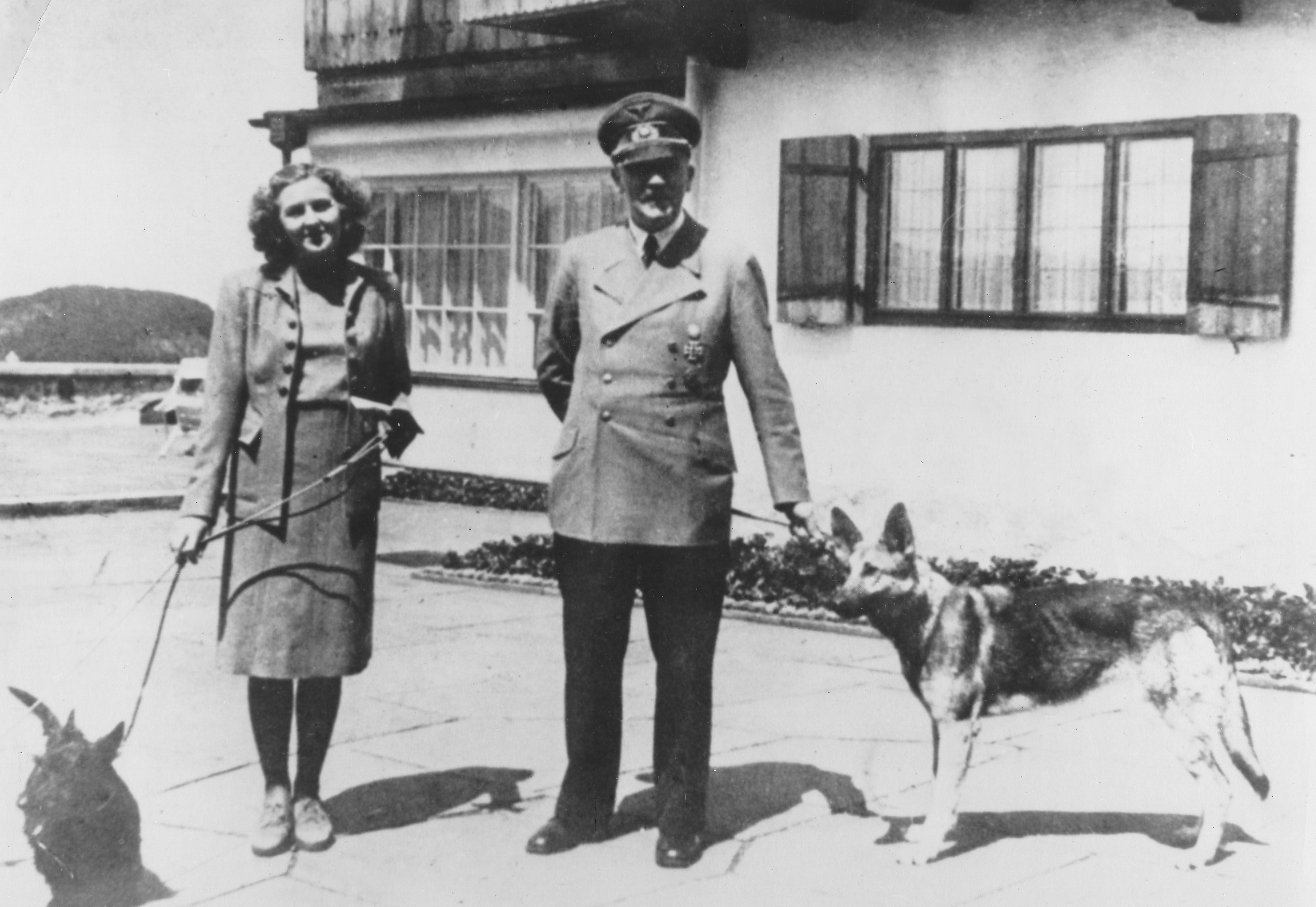 Адольф Гитлер и Ева Браун - что известно об их отношениях