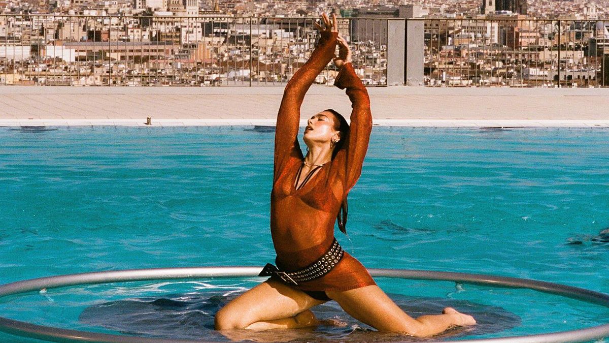 Красивые образы с поясом на талии Красивые образы с поясом на талии