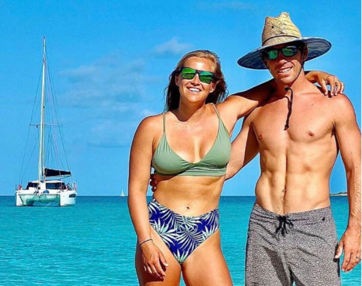 Пара из США 10 лет живет на яхте в открытом море - видео Пара из США 10 лет живет на яхте в открытом море - видео