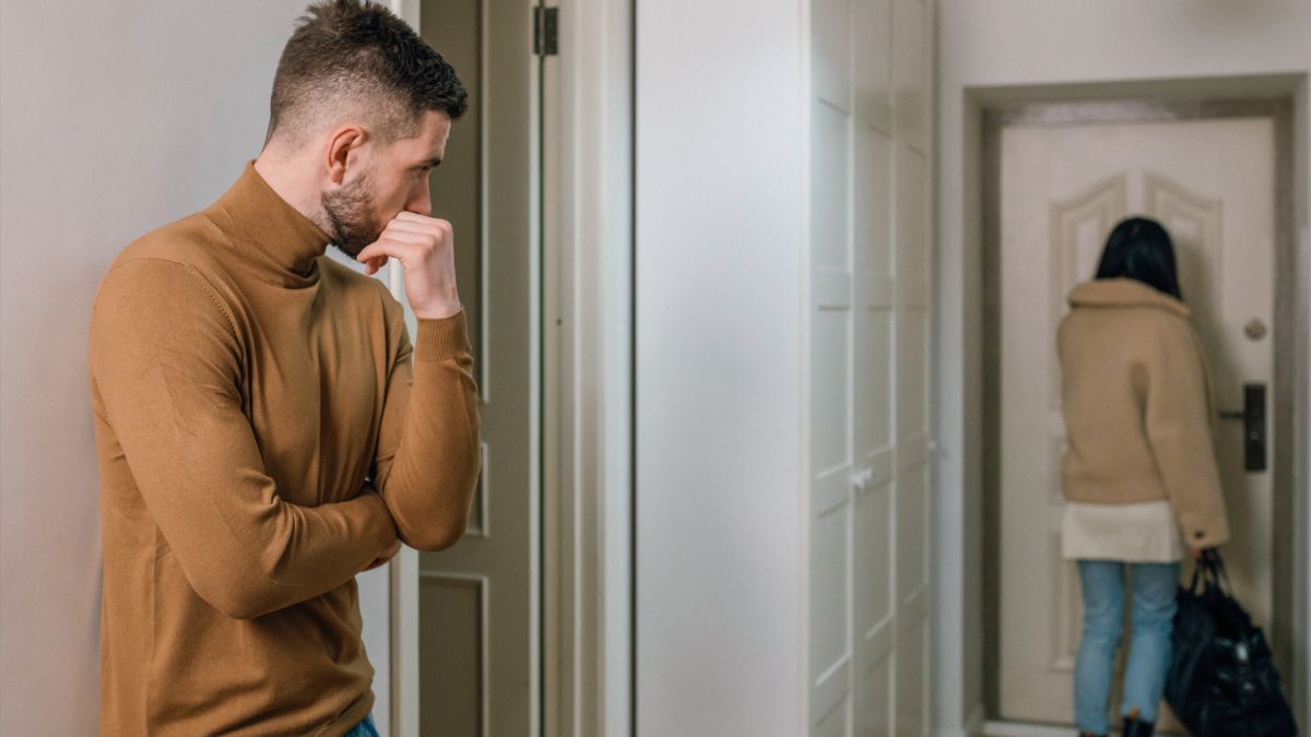 Любовный гороскоп на апрель 2024 - кто узнает об измене Любовный гороскоп на апрель 2024 - кто узнает об измене