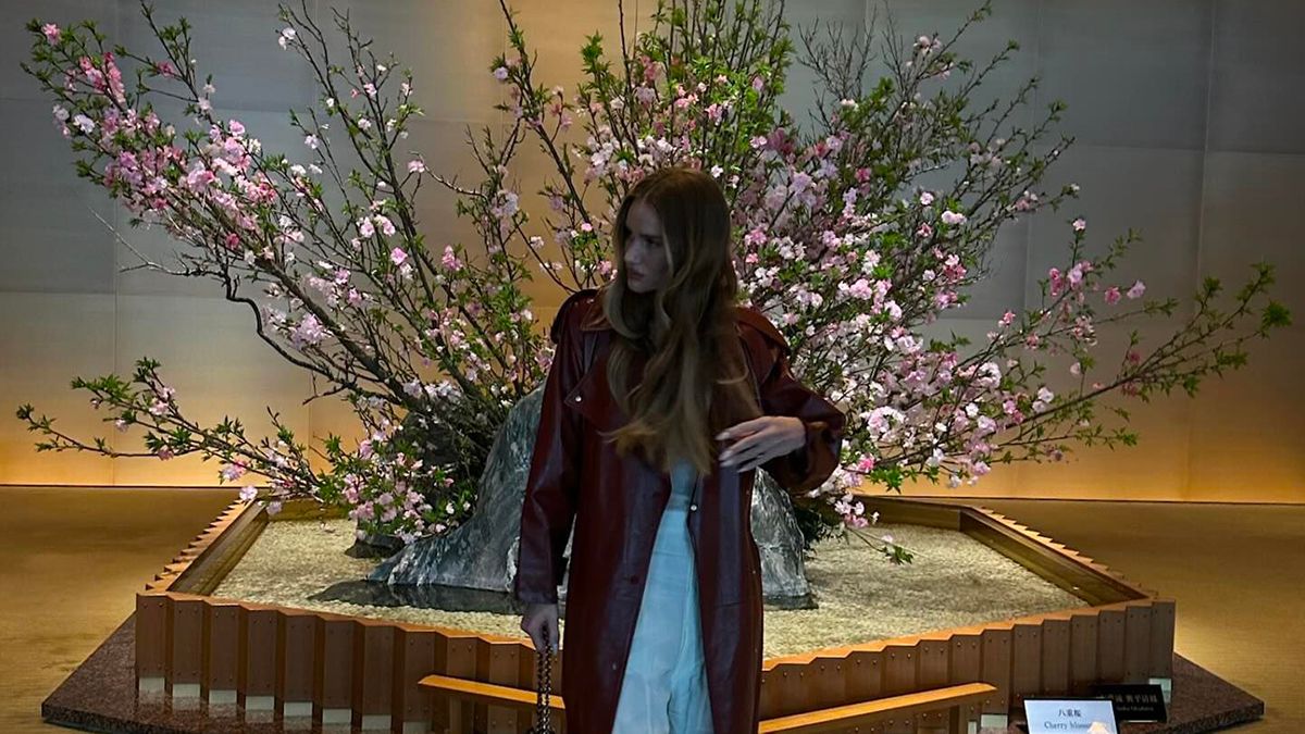 Модний образ Розі Гантінгтон-Вайтлі Модний образ Розі Гантінгтон-Вайтлі