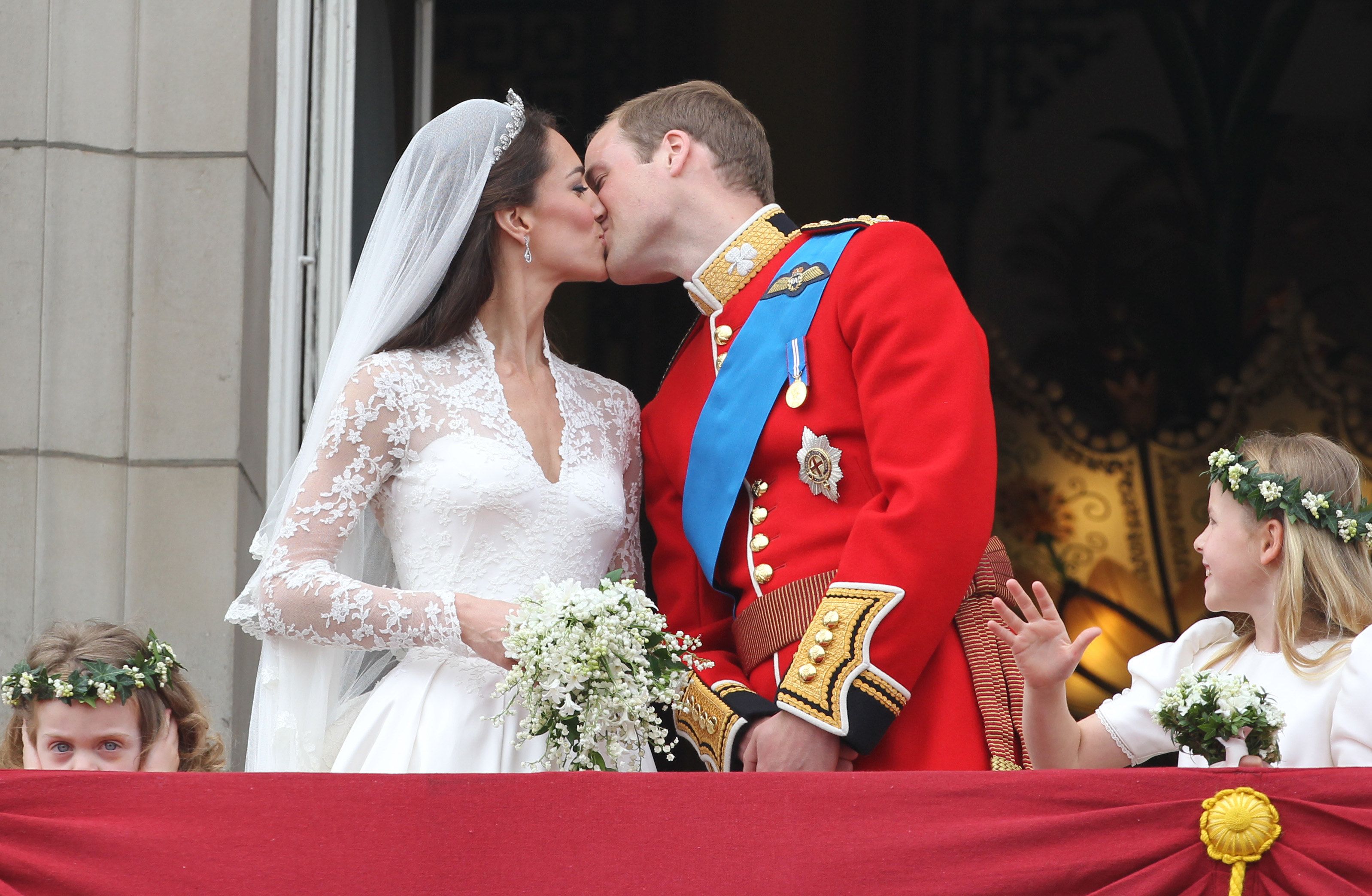 Кейт Миддлтон и принц Уильям празднуют 13-ю годовщину свадьбы - интересные факты об их празднике
