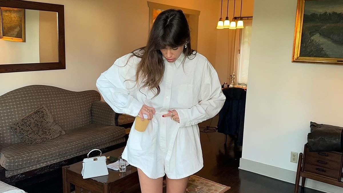 Влітку шорти можна носити з будь-яким верхом Влітку шорти можна носити з будь-яким верхом