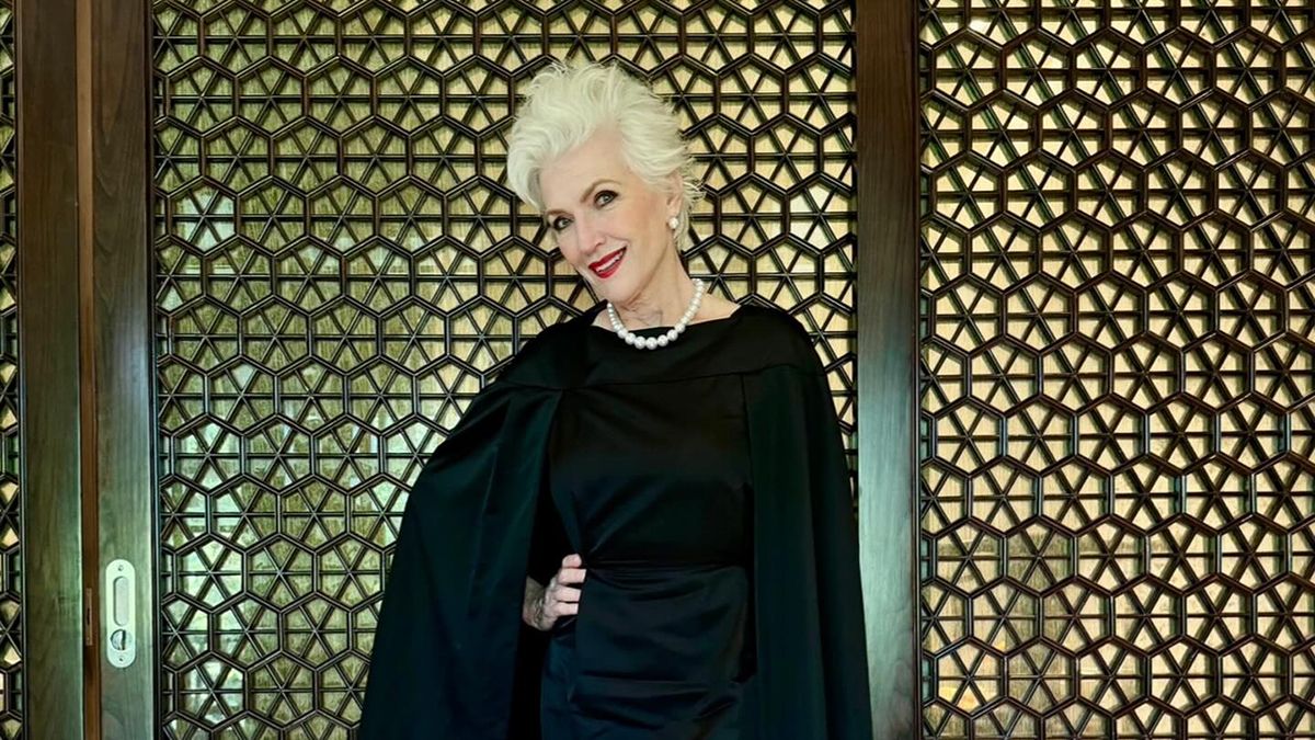 Назван цвет, который старшим женщинам добавляет возраста Назван цвет, который старшим женщинам добавляет возраста