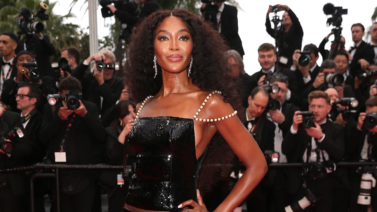 Наомі Кемпбелл одягнула вінтажну сукню Наомі Кемпбелл одягнула вінтажну сукню