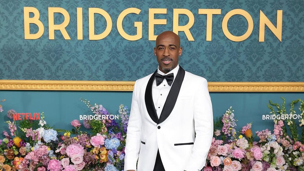 Деніел Френсіс у смокінгу від Andreas Moskin Деніел Френсіс у смокінгу від Andreas Moskin