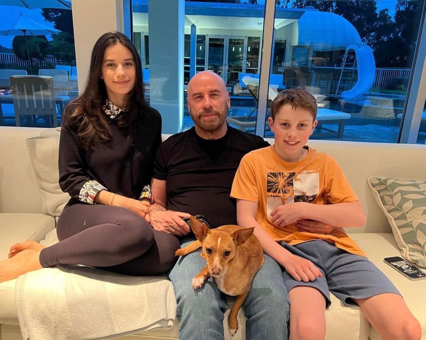 Джон Траволта 4 года в скорби из-за смерти жены - дети желают ему новой любви Джон Траволта 4 года в скорби из-за смерти жены - дети желают ему новой любви