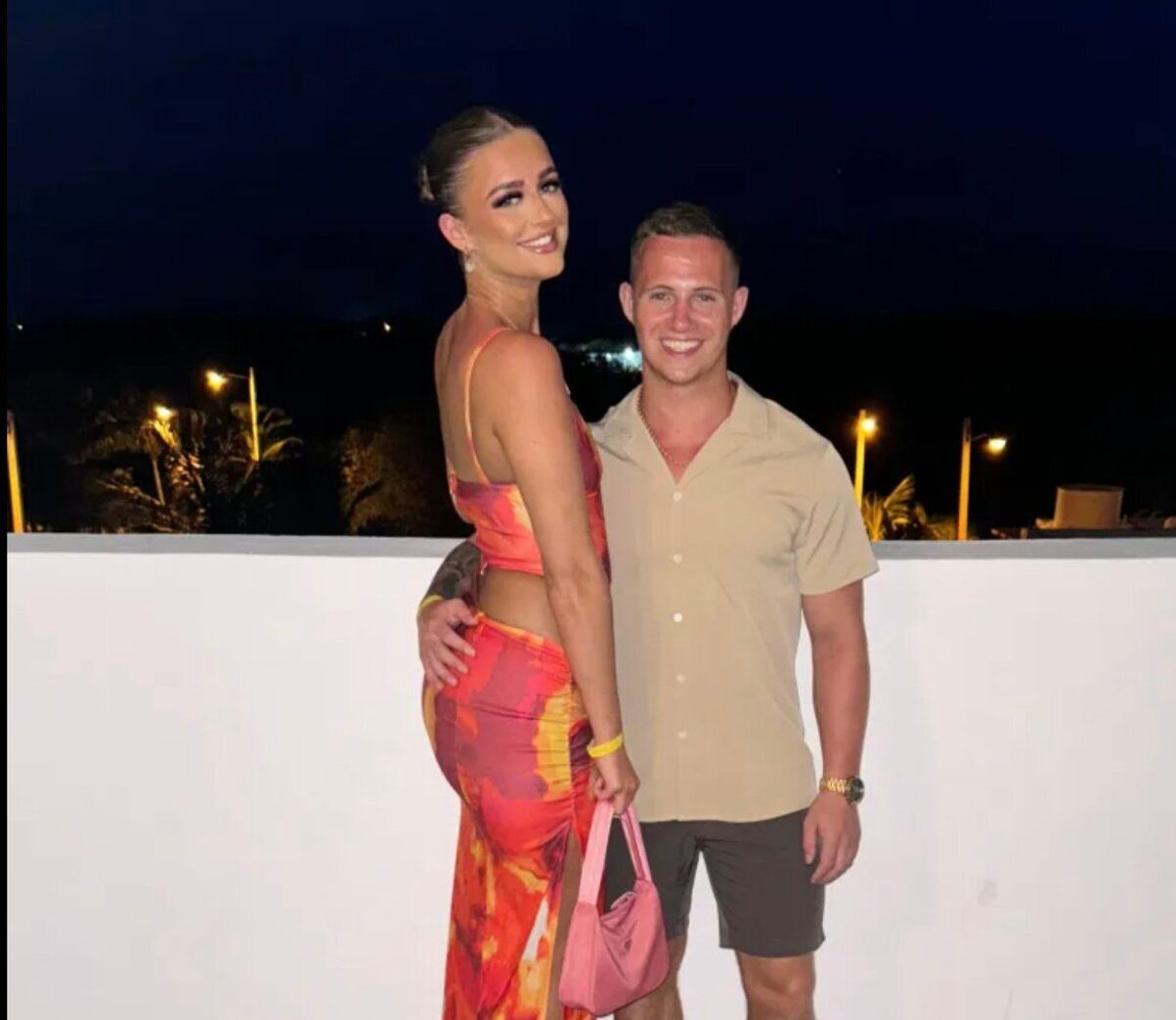 Дівчина вища від свого бойфренда майже на голову, але їй байдуже на хейт Дівчина вища від свого бойфренда майже на голову, але їй байдуже на хейт