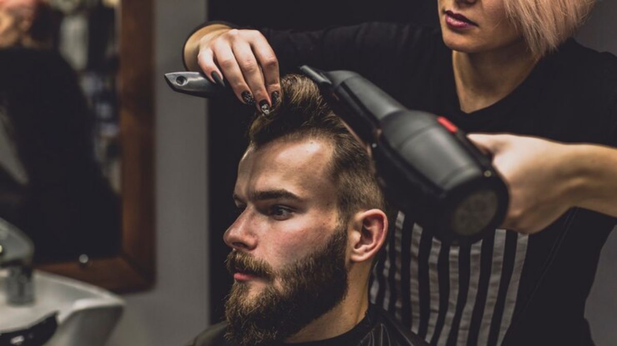 Можно ли, чтобы женщина стригла мужчину Можно ли, чтобы женщина стригла мужчину