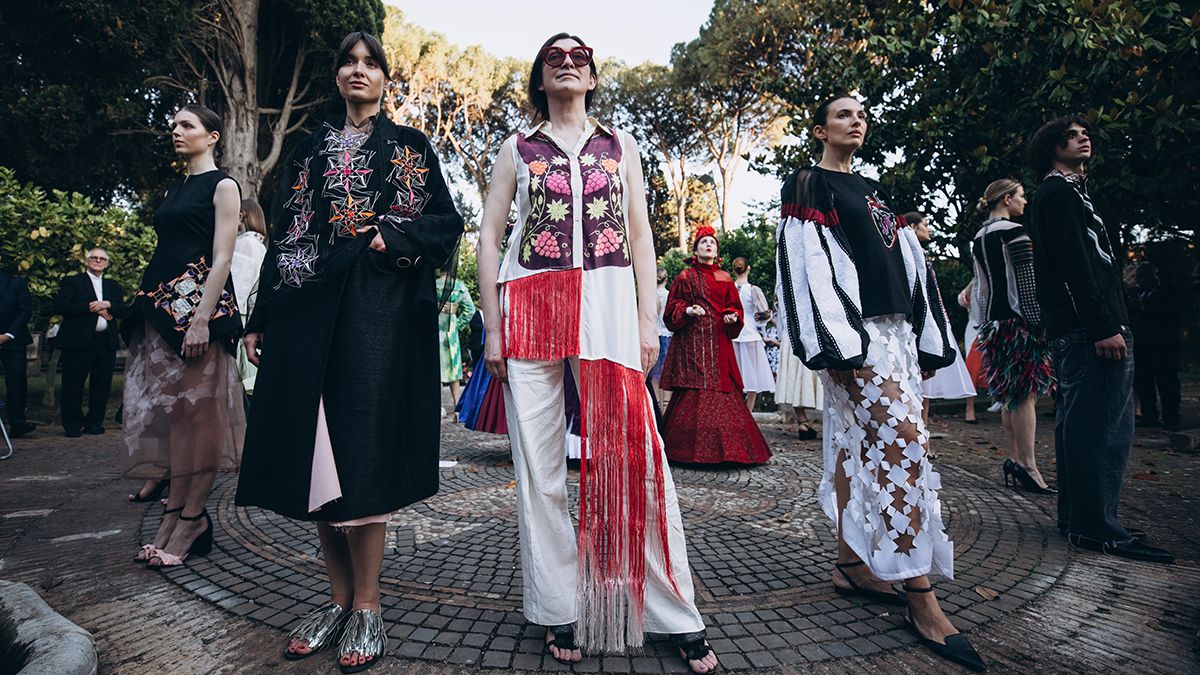 Оксана Караванская представила роскошные вышиванки Оксана Караванская представила роскошные вышиванки