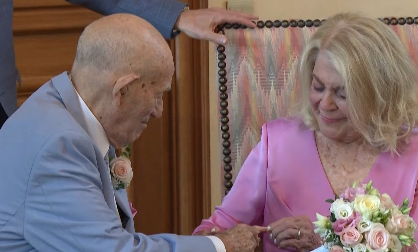 Столетний Гарольд Теренс - ветеран Второй мировой - женился на любимой в Нормандии