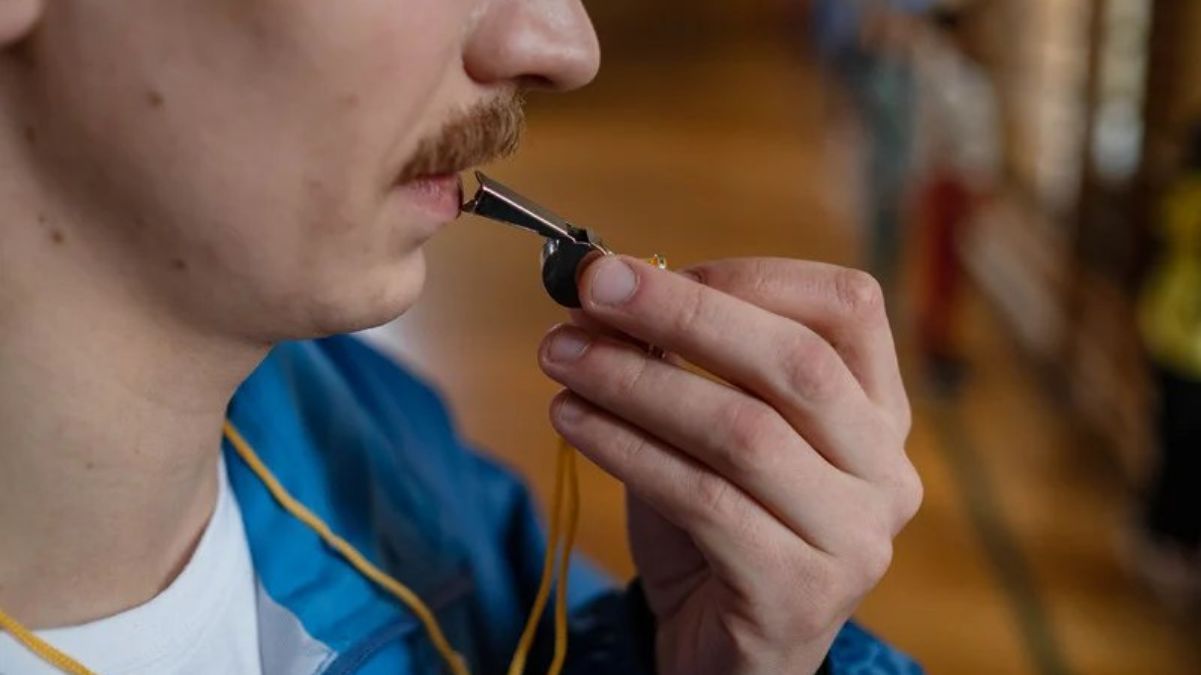 Почему нельзя свистеть дома Почему нельзя свистеть дома