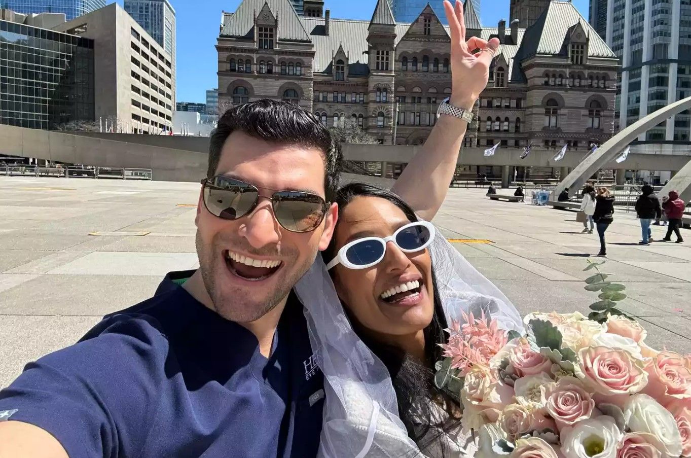 Фантастическая история о свадьбе - врач Амийра Оджнарайн вышла замуж во время своего обеда Фантастическая история о свадьбе - врач Амийра Оджнарайн вышла замуж во время своего обеда