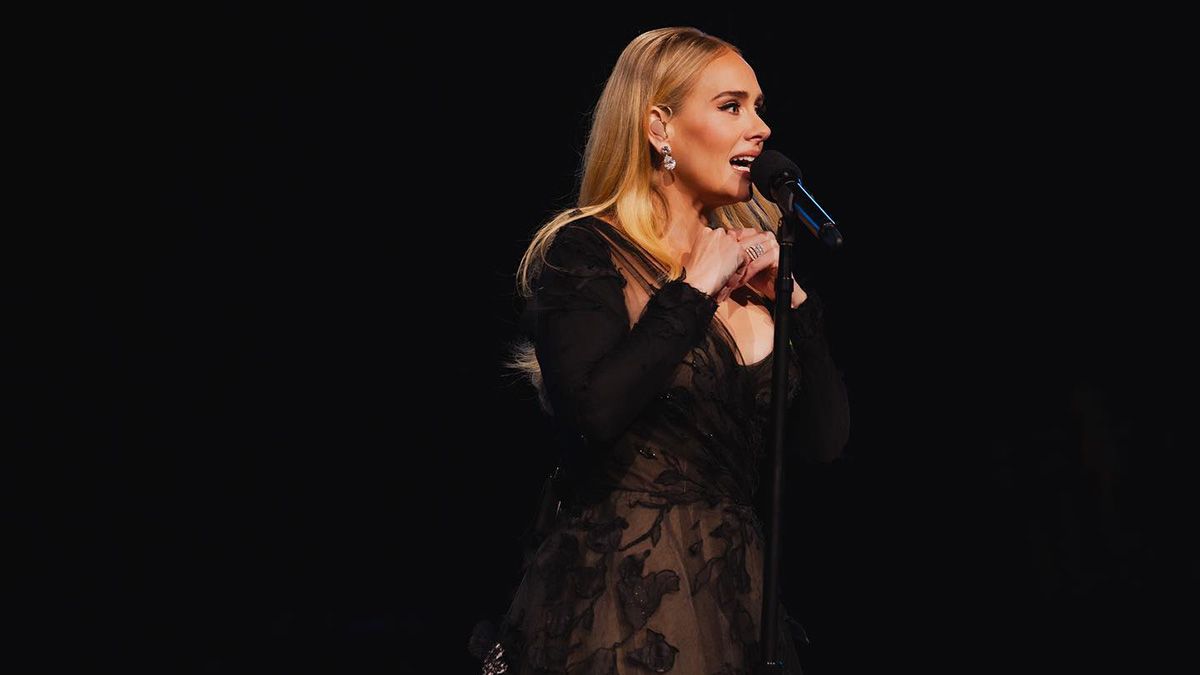 Адель у сукні від російського бренду Адель у сукні від російського бренду