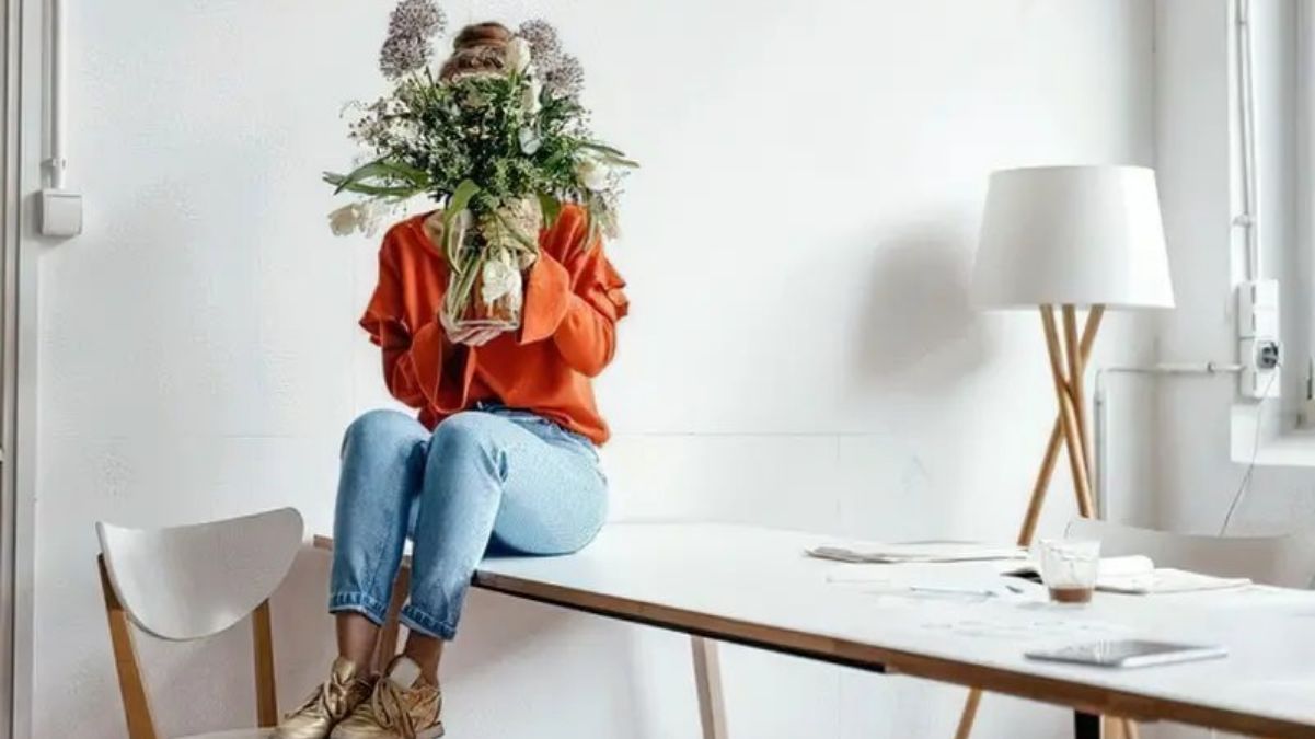 Чому не треба сидіти на куті стола Чому не треба сидіти на куті стола