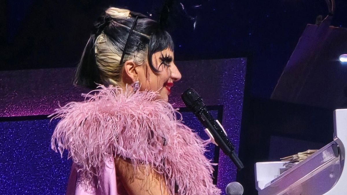 Леді Гага одягнула сукню від українського бренду Леді Гага одягнула сукню від українського бренду