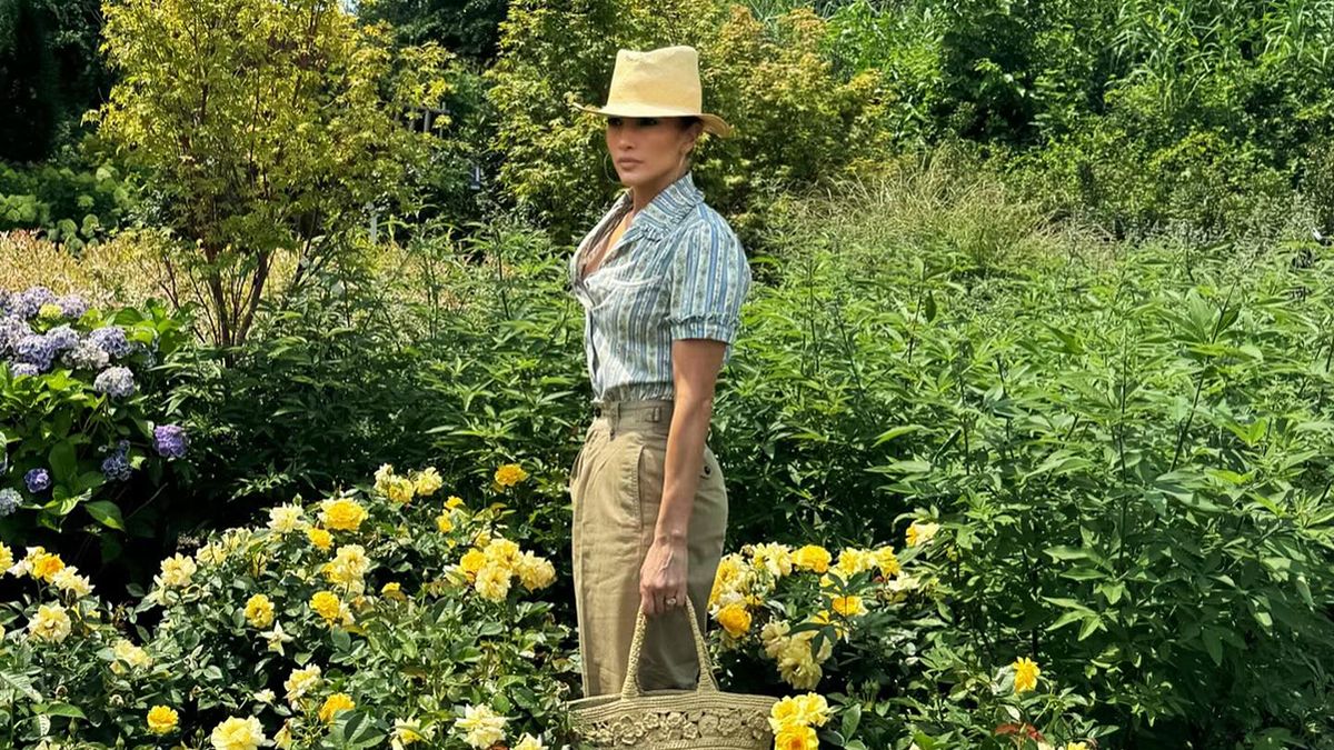 Дженнифер Лопес в кэжуальном образе Дженнифер Лопес в кэжуальном образе