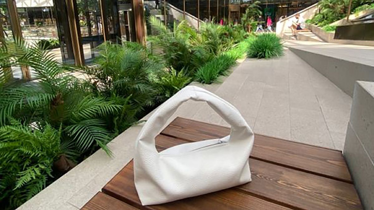 Сумка хобо является трендом 2024 года Сумка хобо является трендом 2024 года