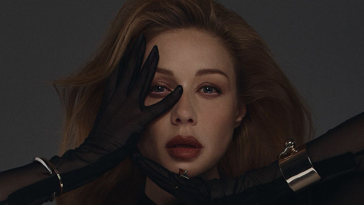 Тіна Кароль позує у кардигані без бюстгальтера: ефектний відеоролик Тіна Кароль позує у кардигані без бюстгальтера: ефектний відеоролик