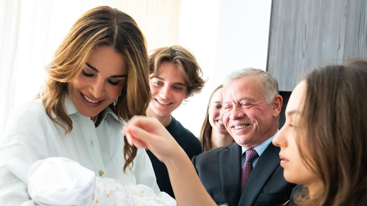 Стильний образ королеви Ранії Стильний образ королеви Ранії