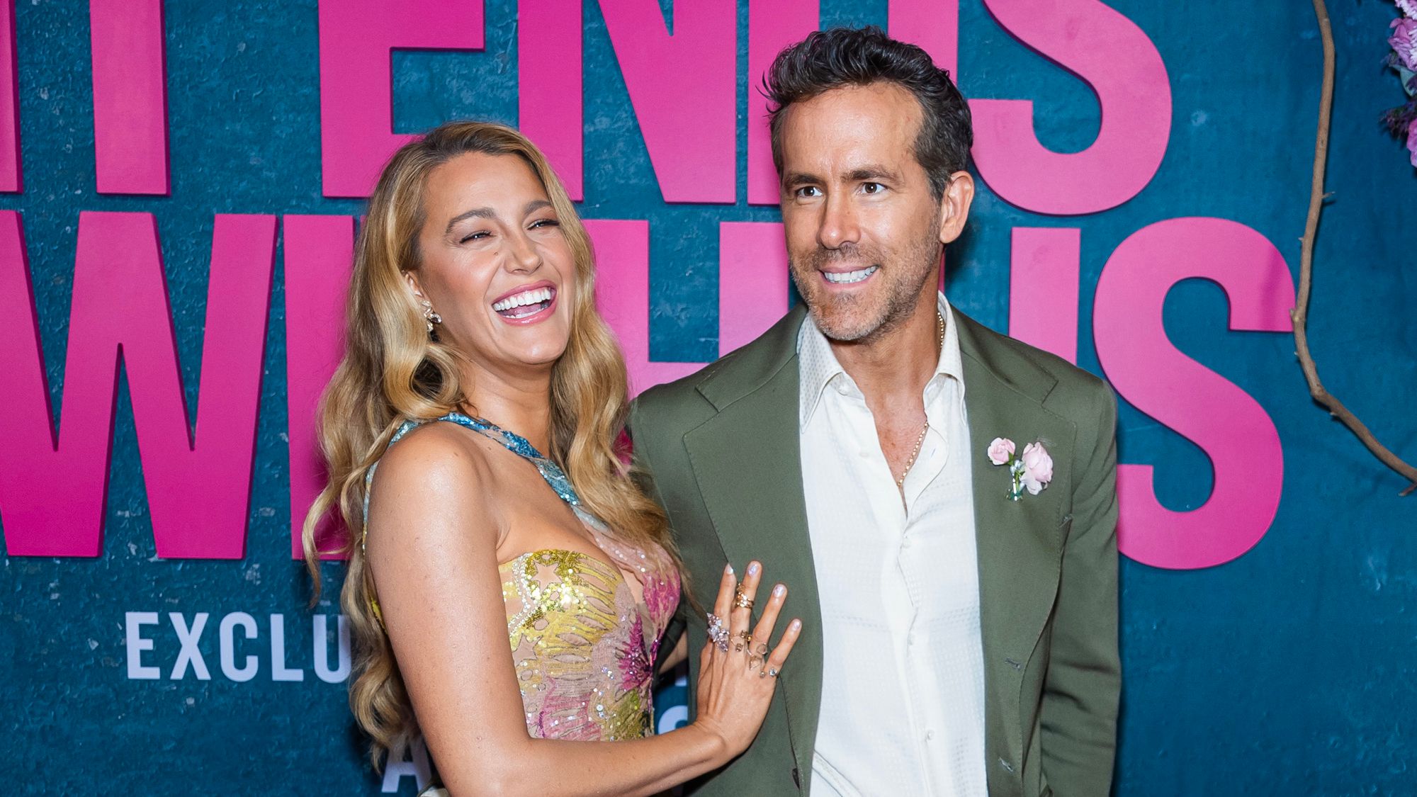 Красивий вихід зіркового подружжя Красивий вихід зіркового подружжя