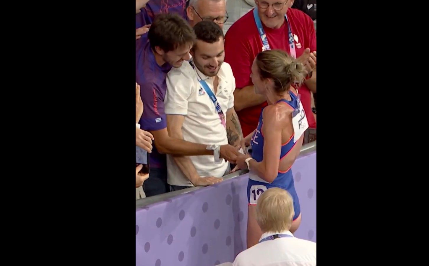 Легкоатлетка Аліс Фіно освідчилася коханому під час Олімпійських ігор 2024 Легкоатлетка Аліс Фіно освідчилася коханому під час Олімпійських ігор 2024