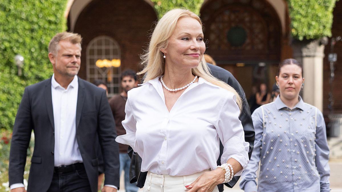 Памела Андерсон у стильному образі Памела Андерсон у стильному образі