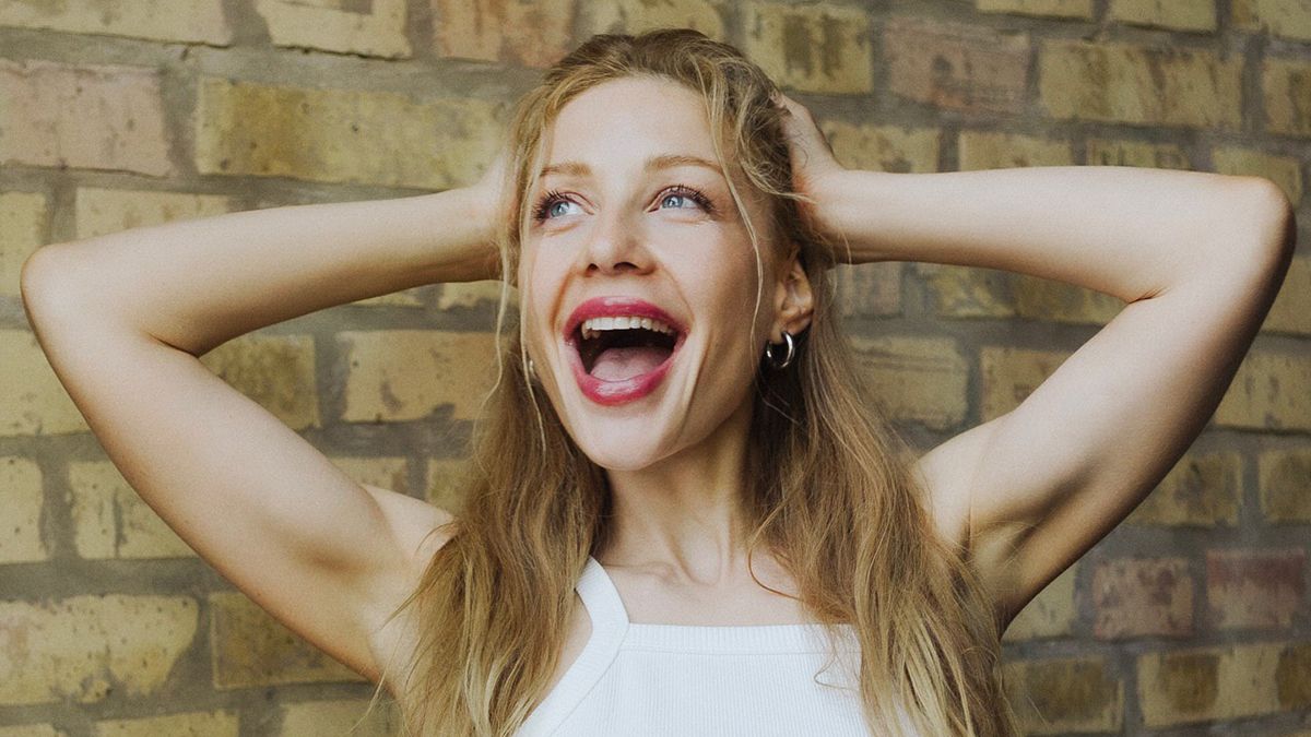 Тіна Кароль у майці "Стерва" Тіна Кароль у майці "Стерва"