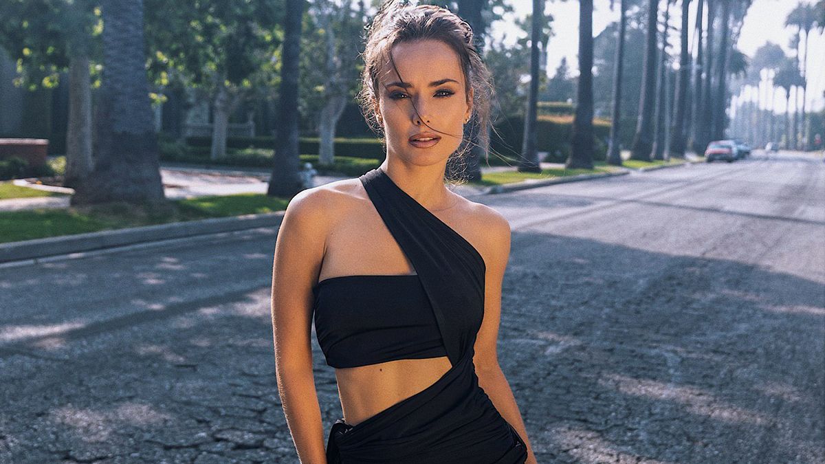 Ксенія Мішина в красивій сукні Ксенія Мішина в красивій сукні