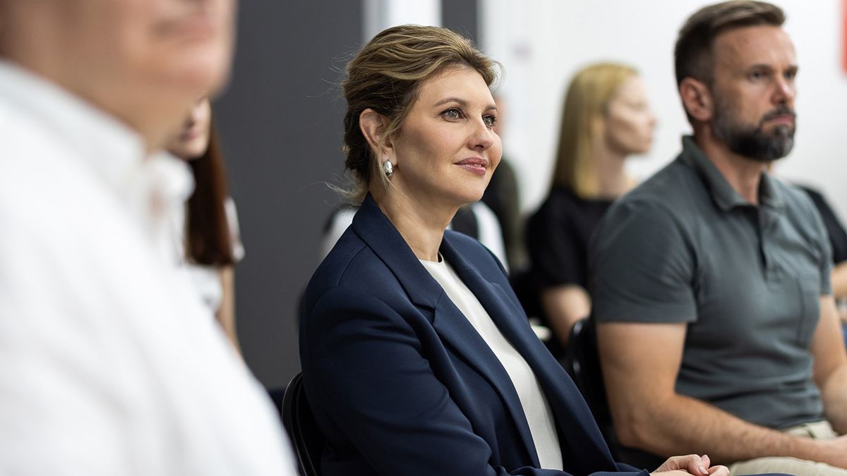 Красивый образ Елены Зеленской Красивый образ Елены Зеленской