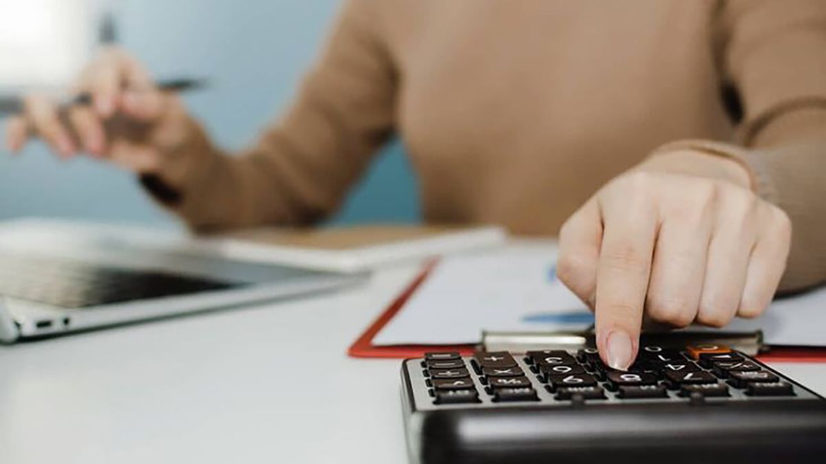 Гарні привітання з Днем бухгалтера та аудитора в Україні