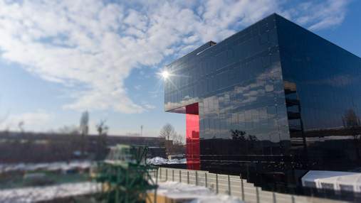 Червоний з чорним: що особливого в новому бізнес-кампусі в інноваційому парку Києва