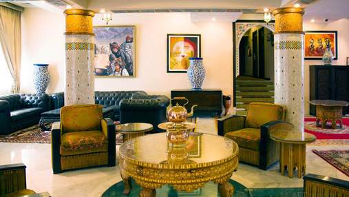 Интерьер гостиной в ближневосточном стиле: особенности обустройства, цвета и мебель – фото