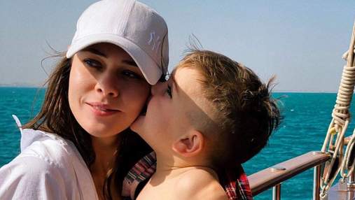 На корабле: Юлия Санина очаровала сеть фотографиями с сыном
