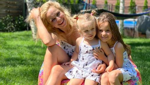Лилия Ребрик умилила сеть фотографией с дочерьми