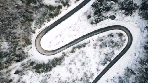 Ідеально для зимових мандрів: на Закарпатті відремонтували дороги в горах – відео