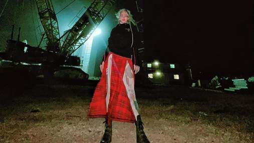 Дівчина Ілона Маска одягається в української дизайнерки: зухвалий образ у лосинах від TTSWTRS