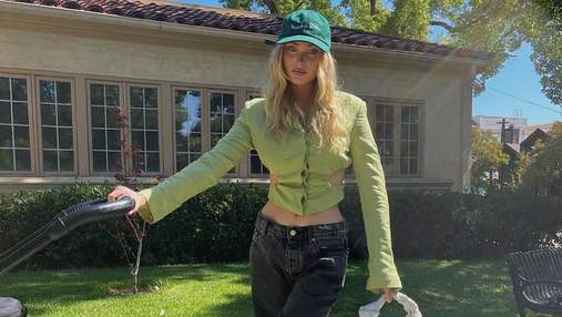Эльза Хоск покорила стильным образом в зеленой кепке и салатовом кардигане: фото