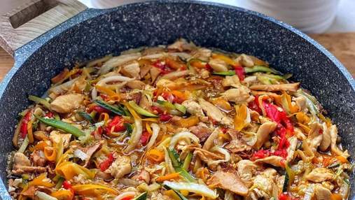 Швидка страва для гурманів: курка по-азійськи із сезонними овочами за 15 хвилин